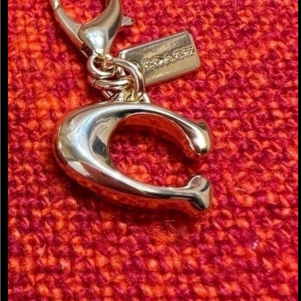❤️❤️❤️Coach Micro C charm/Gold tone hardware❤️❤️❤️